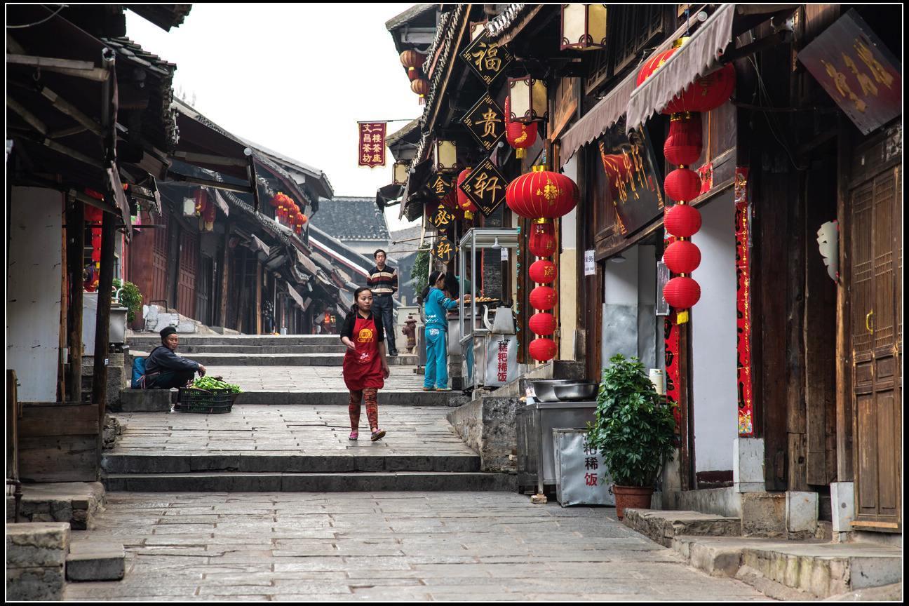 丸美股份涨停